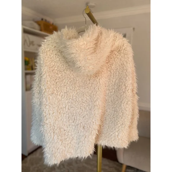 Love Tree Ivory Faux Fur Hooded Coat Quiet Luxury Feminine Parisian Eclectic S